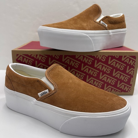 Vans W Classic Slip-On Platform Sneakers 
Stackform
Nubuck Chipmunk
VN000CN1GWT - Picture 14 of 16